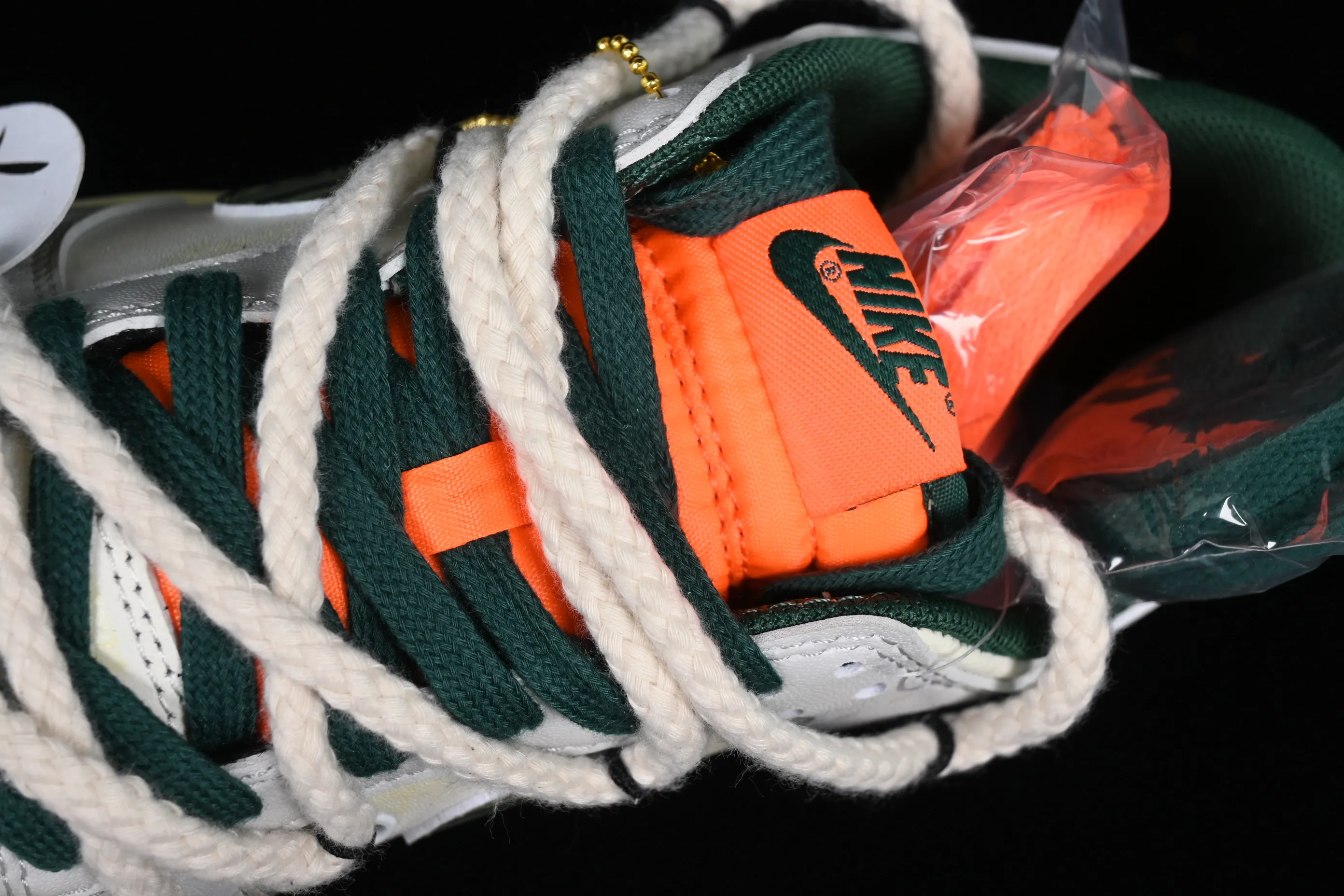 All Categories Nk SB Dunk Series Nk SB Dunk Low Low-top Sneakers Nk Dunk Low Panda Prank-Hip-hop Theme Ghost Face Sea SB Strap Low-top Casual Sneakers DD1391-300